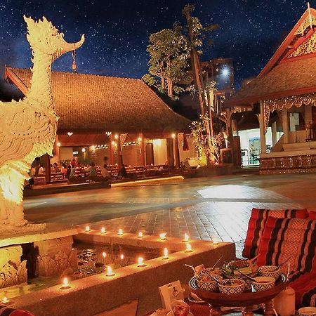 Oyo 677 Le Loftel Hostel Chiang Mai Ngoại thất bức ảnh