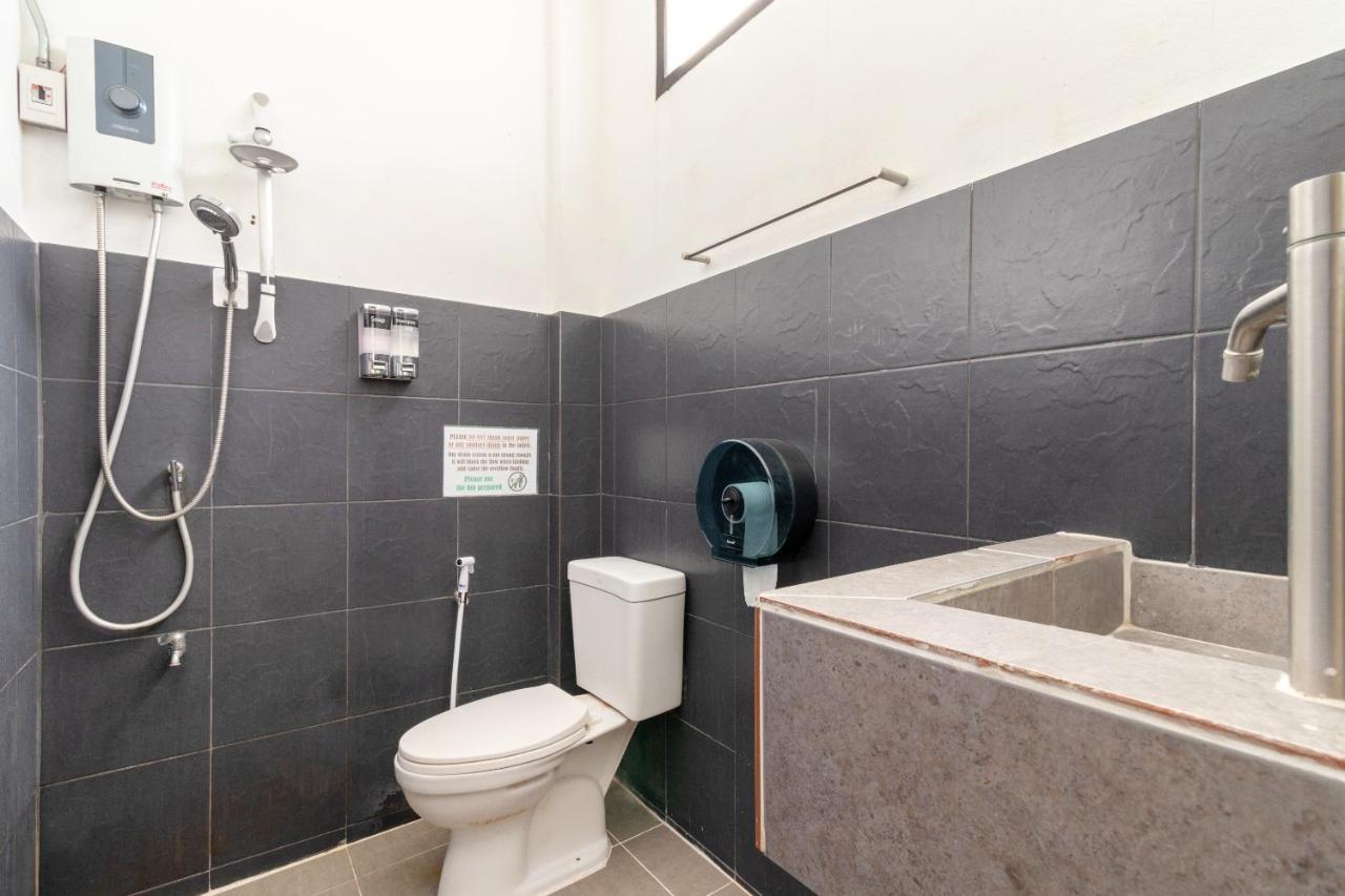 Oyo 677 Le Loftel Hostel Chiang Mai Ngoại thất bức ảnh