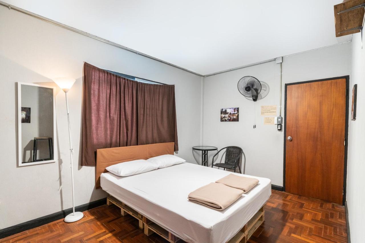 Oyo 677 Le Loftel Hostel Chiang Mai Ngoại thất bức ảnh