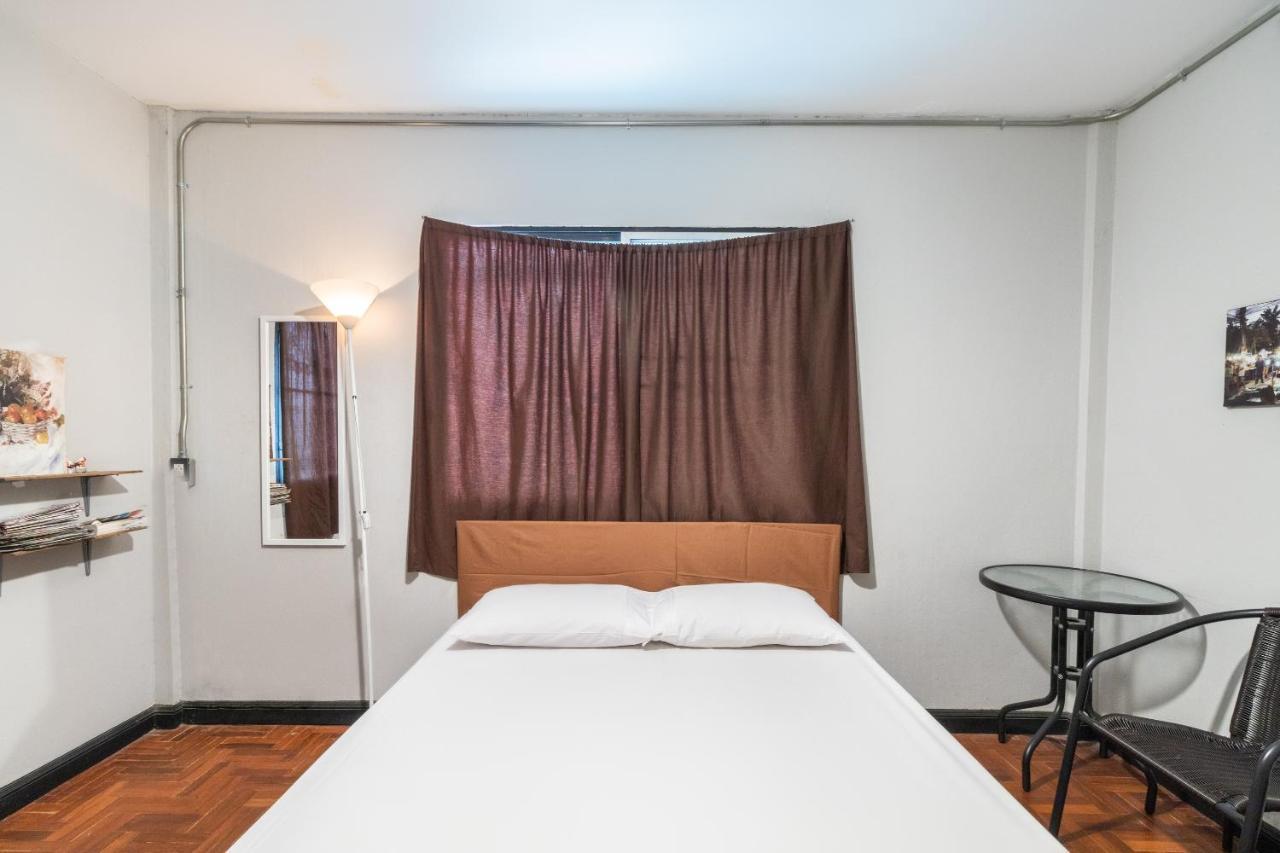 Oyo 677 Le Loftel Hostel Chiang Mai Ngoại thất bức ảnh