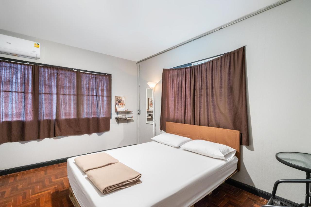 Oyo 677 Le Loftel Hostel Chiang Mai Ngoại thất bức ảnh