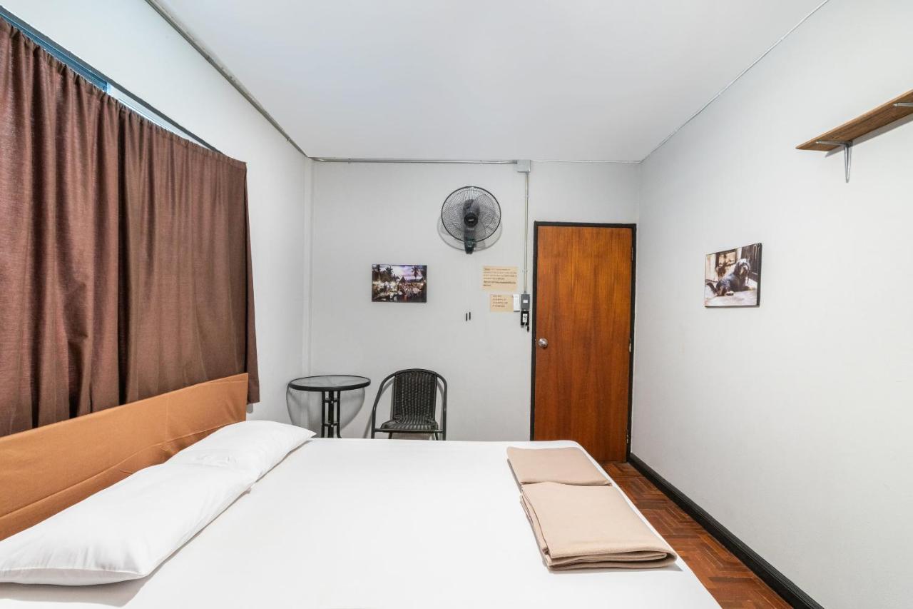 Oyo 677 Le Loftel Hostel Chiang Mai Ngoại thất bức ảnh